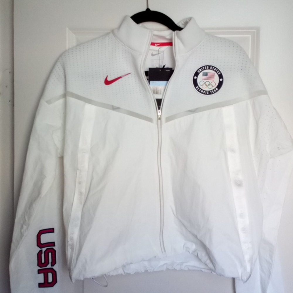 Lightweight woman's jacket
